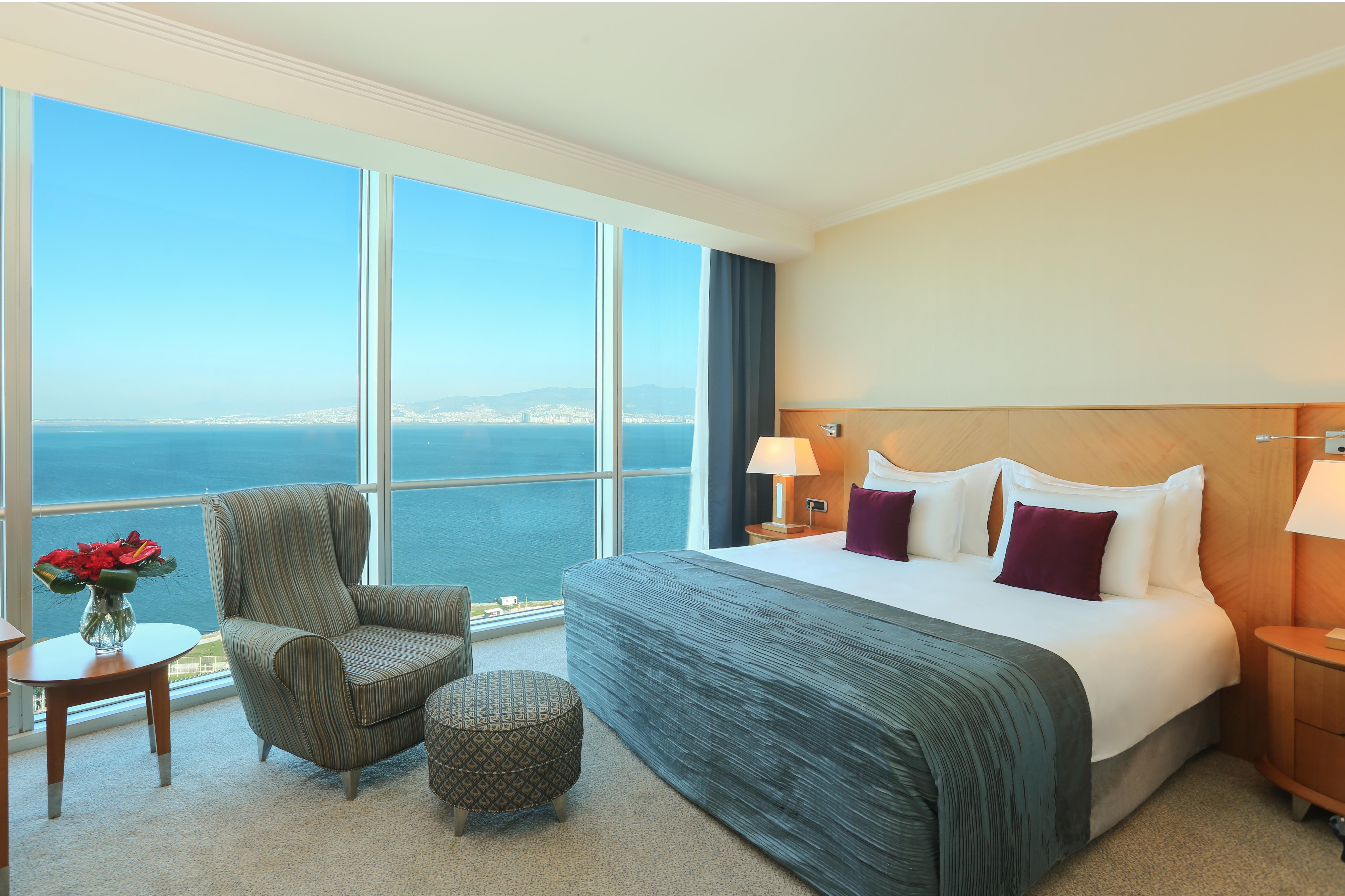 Wyndham Grand Izmir Ozdilek Thermal & Spa Exterior photo Executive Suite