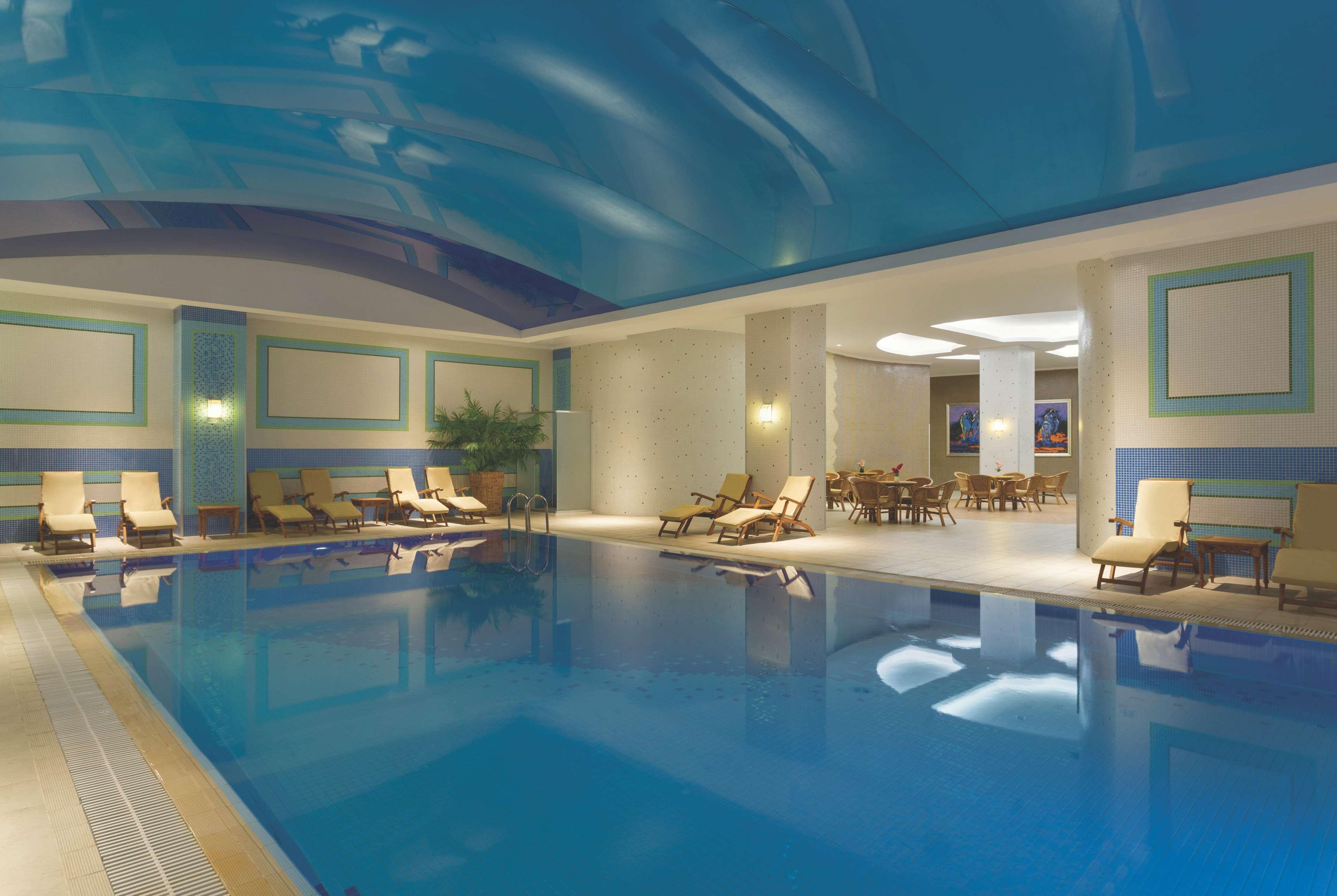 Wyndham Grand Izmir Ozdilek Thermal & Spa Exterior photo The pool at the hotel