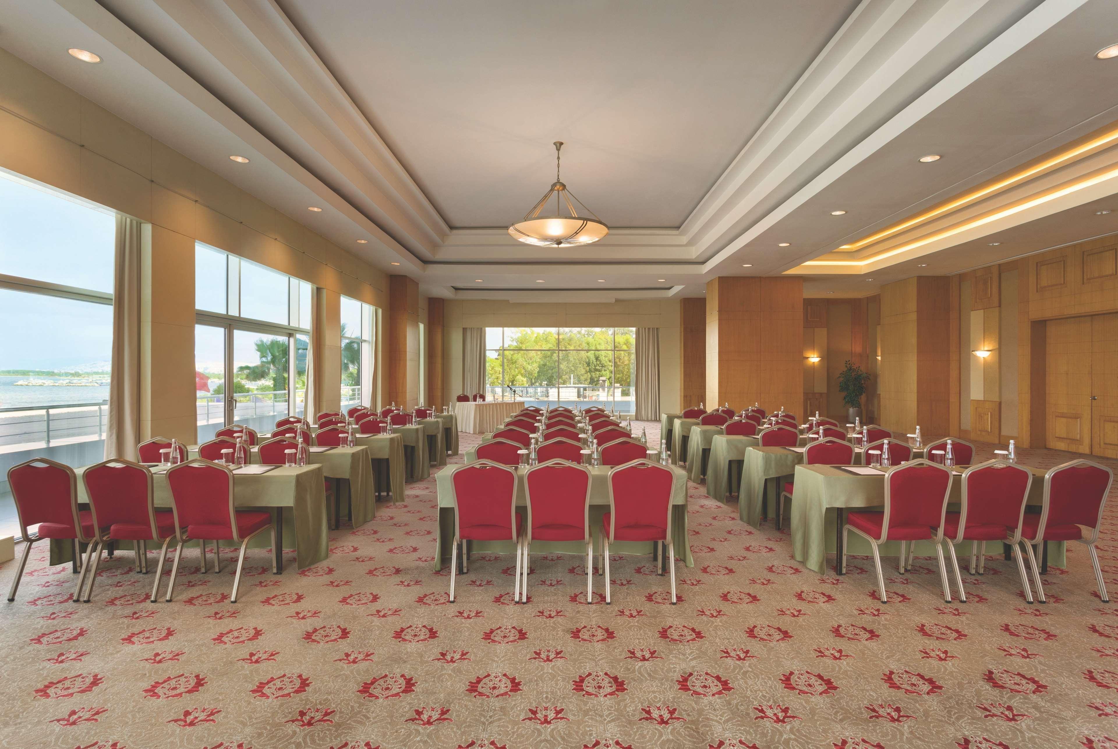 Wyndham Grand Izmir Ozdilek Thermal & Spa Exterior photo The meeting room