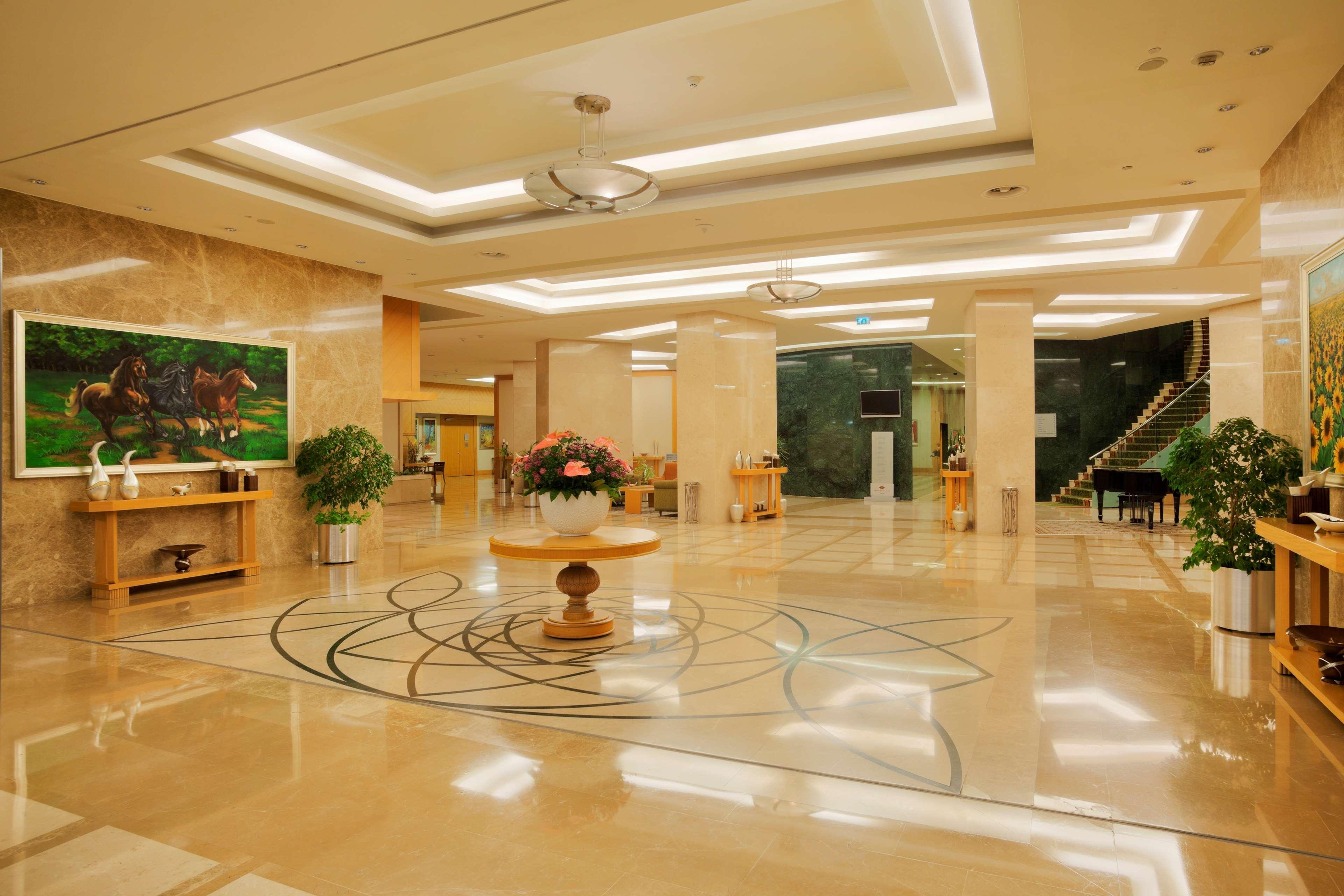 Wyndham Grand Izmir Ozdilek Thermal & Spa Exterior photo Lobby