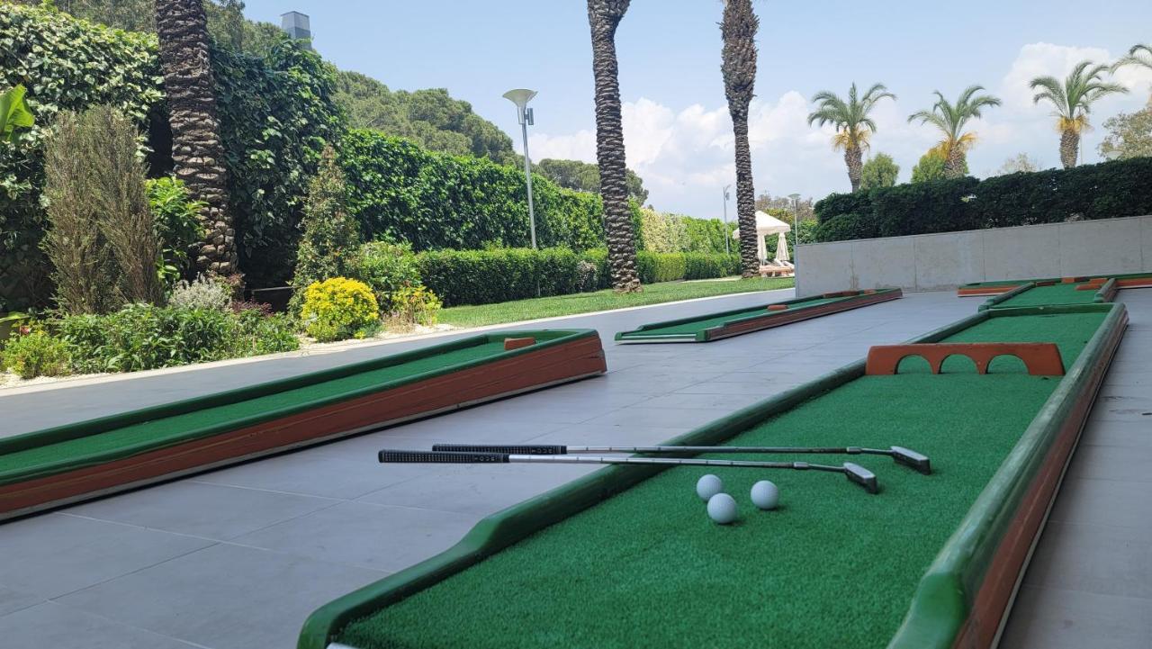 Wyndham Grand Izmir Ozdilek Thermal & Spa Exterior photo A mini golf course in Israel