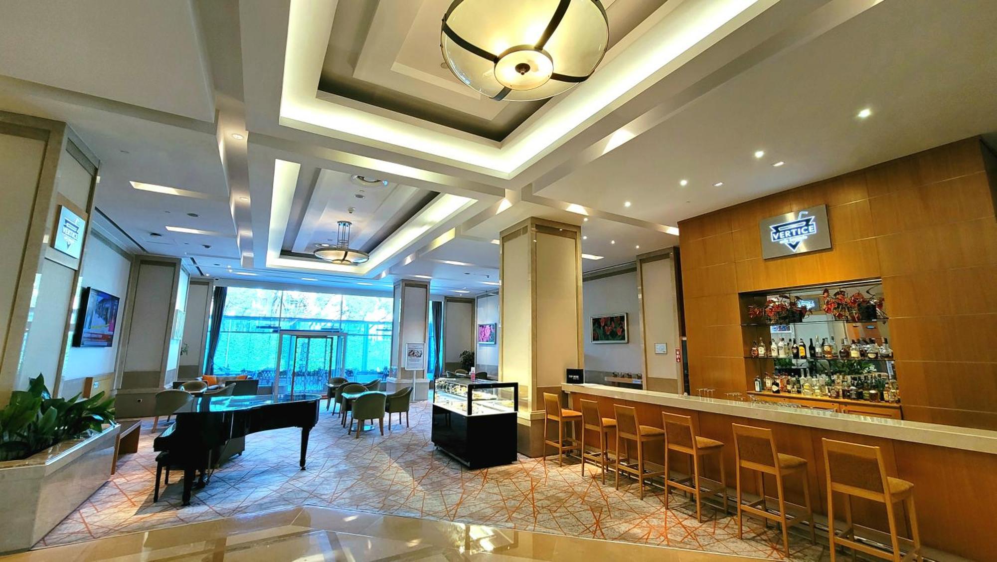 Wyndham Grand Izmir Ozdilek Thermal & Spa Exterior photo The bar at the lobby