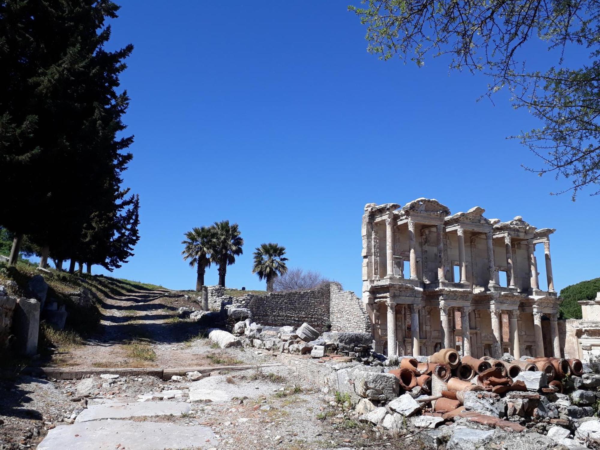 Wyndham Grand Izmir Ozdilek Thermal & Spa Exterior photo Ancient theatre in Dalyan