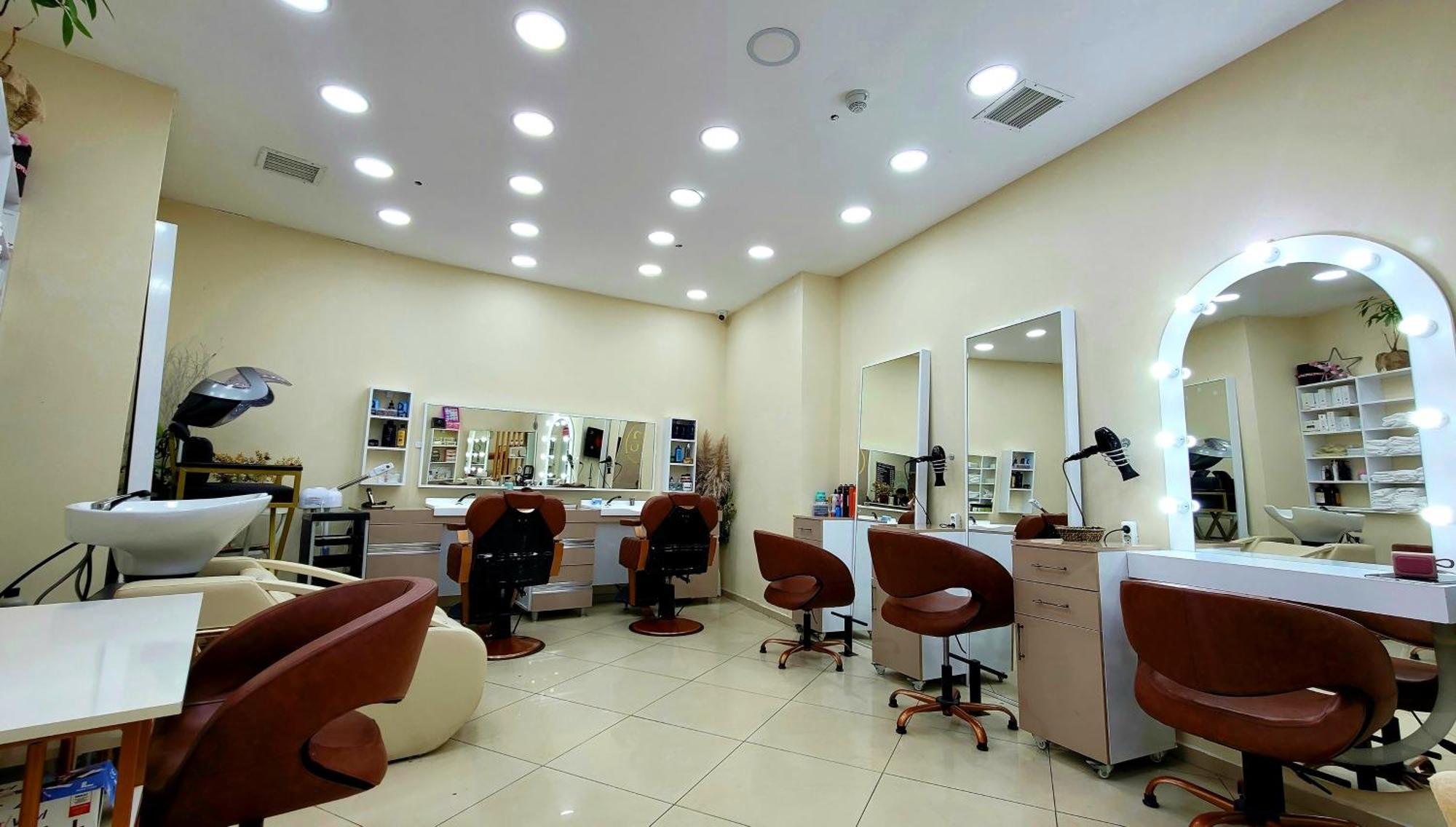 Wyndham Grand Izmir Ozdilek Thermal & Spa Exterior photo A hair salon in Moscow, Russia
