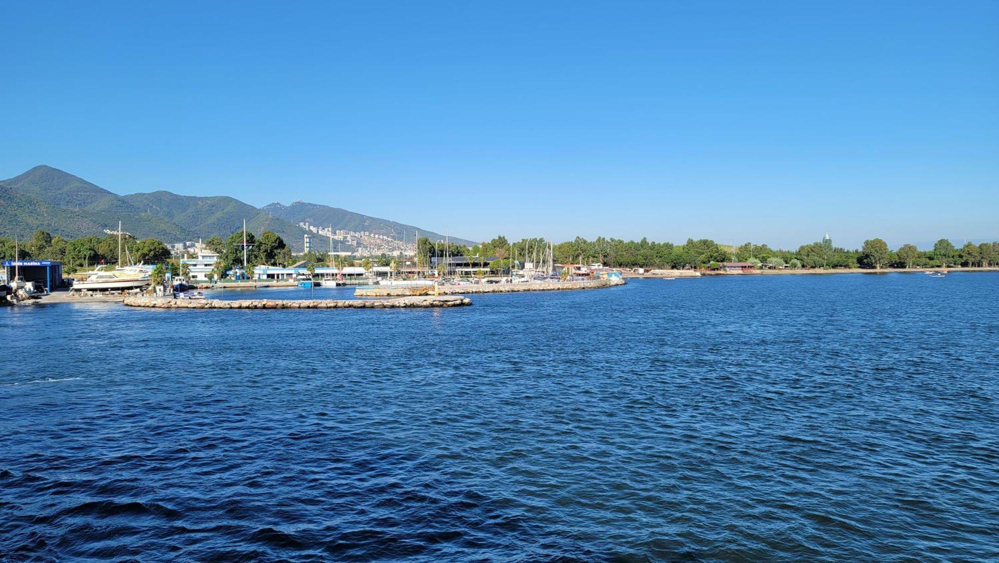 Wyndham Grand Izmir Ozdilek Thermal & Spa Exterior photo View of the port of Rafina