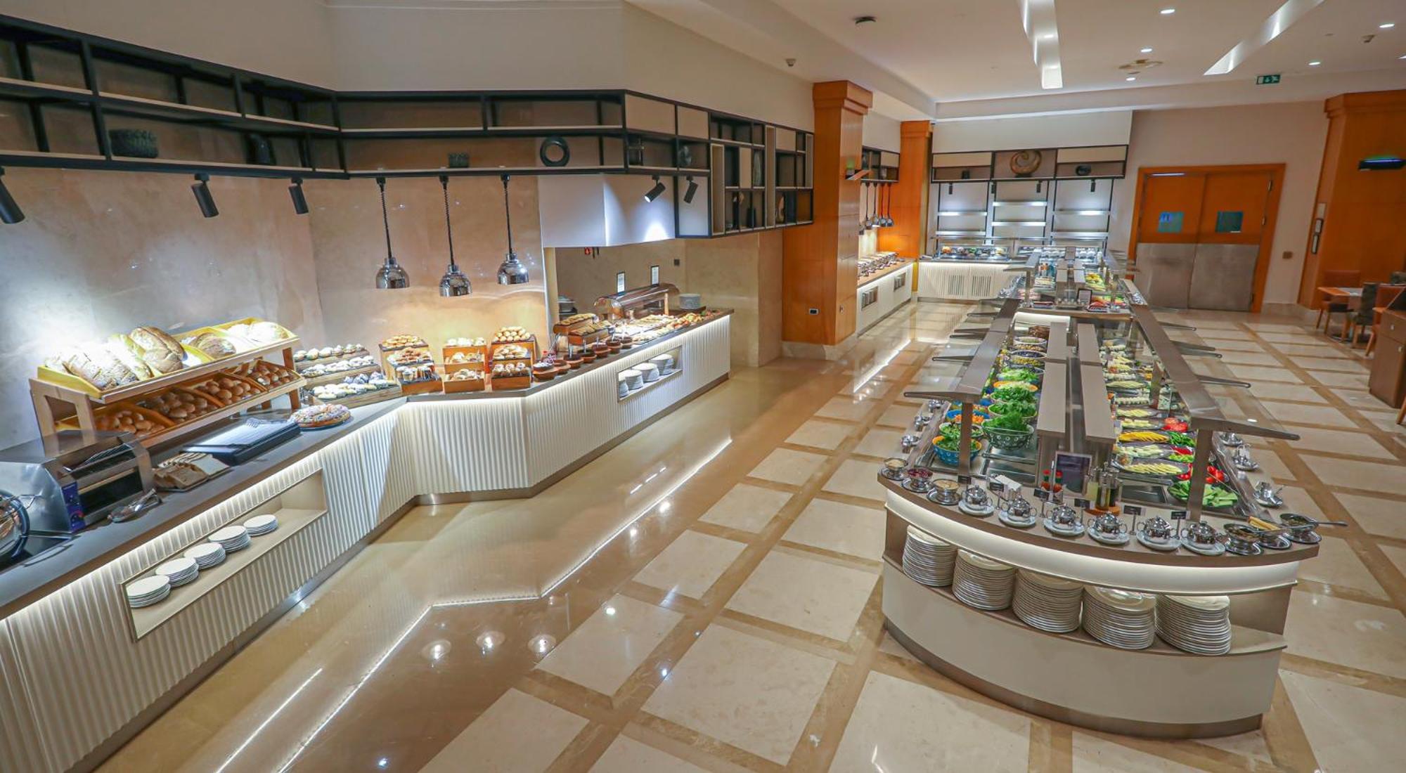 Wyndham Grand Izmir Ozdilek Thermal & Spa Exterior photo The buffet at the hotel
