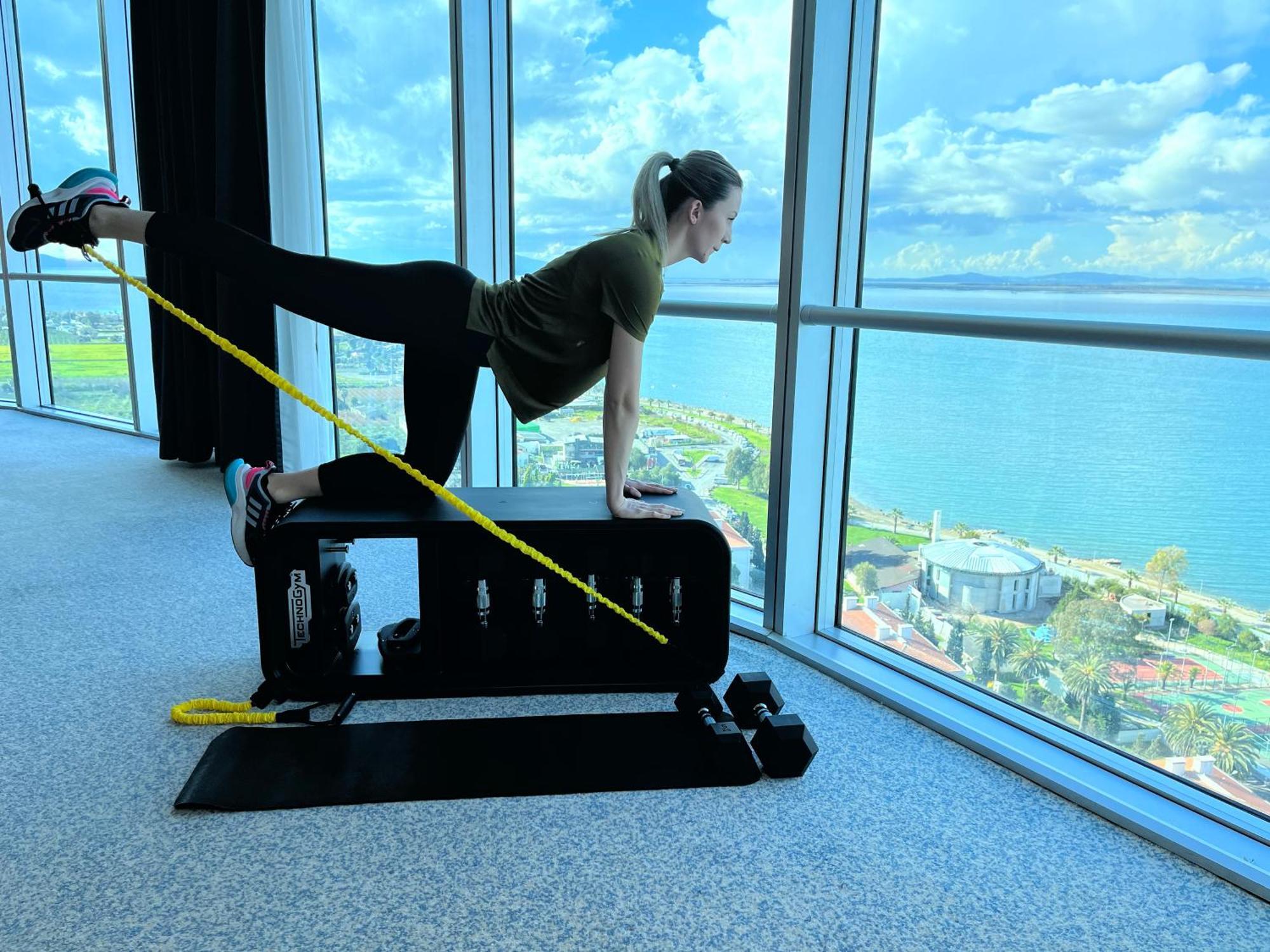 Wyndham Grand Izmir Ozdilek Thermal & Spa Exterior photo A woman using a Pilates machine