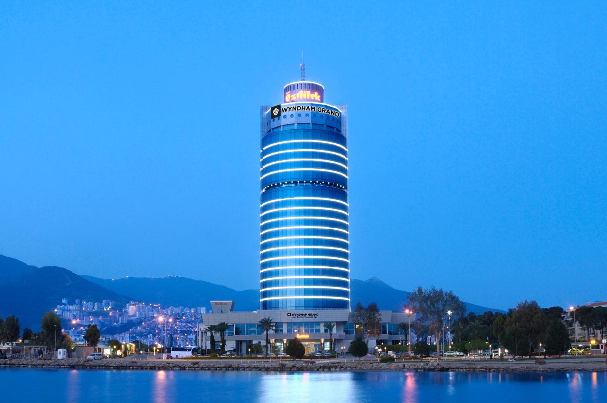 Wyndham Grand Izmir Ozdilek Thermal & Spa Exterior photo Hilton Athens