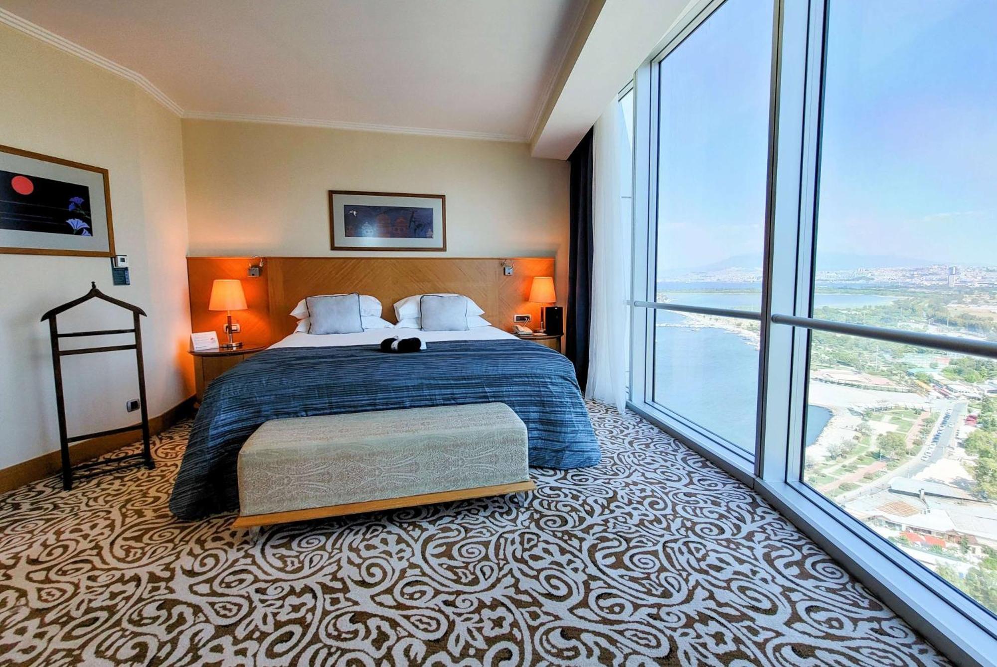 Wyndham Grand Izmir Ozdilek Thermal & Spa Exterior photo A bedroom at the Grand Hyatt Hotel, Amman, Jordan